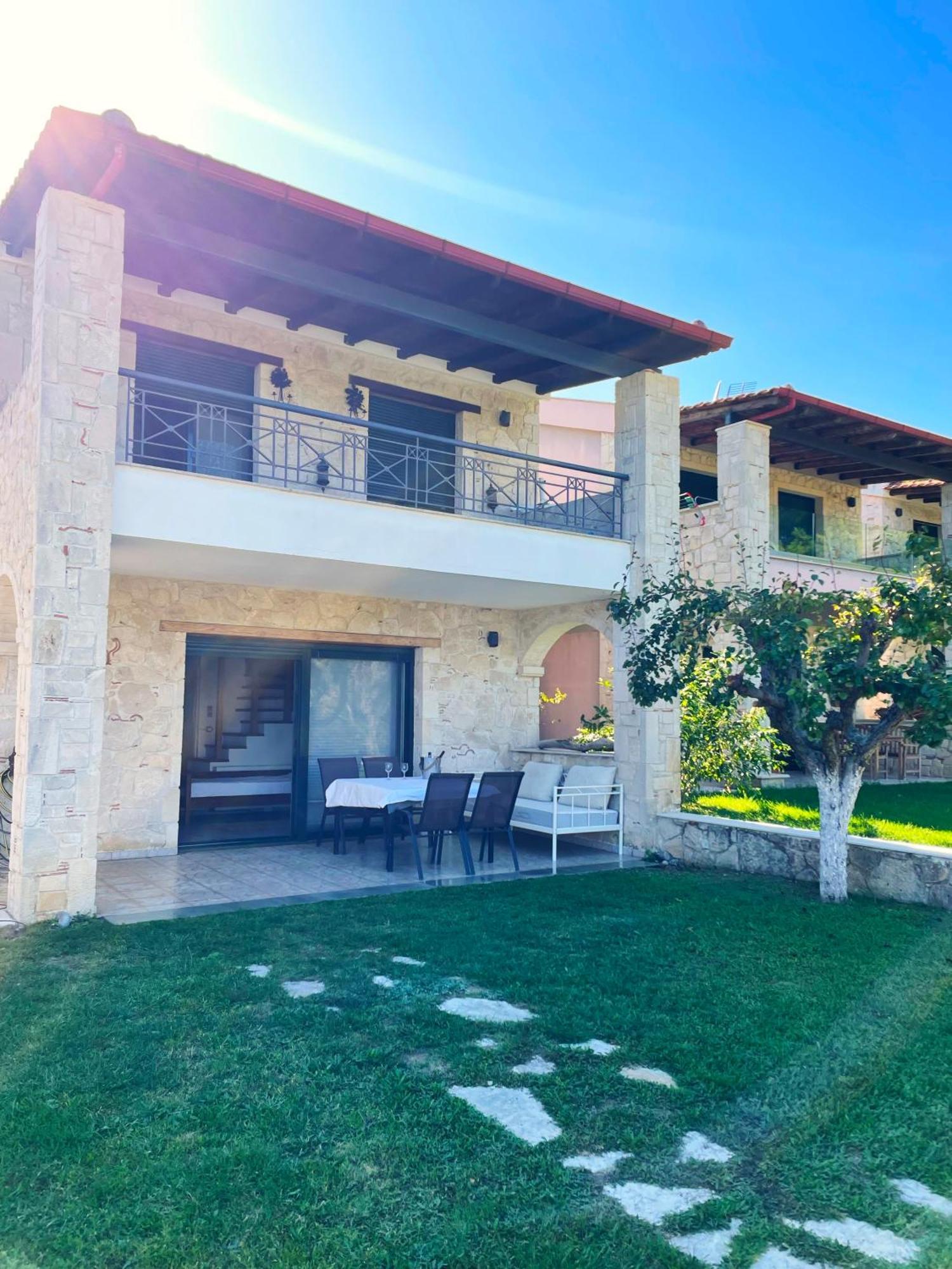 Mikael Pool Villa Paliouri Bagian luar foto